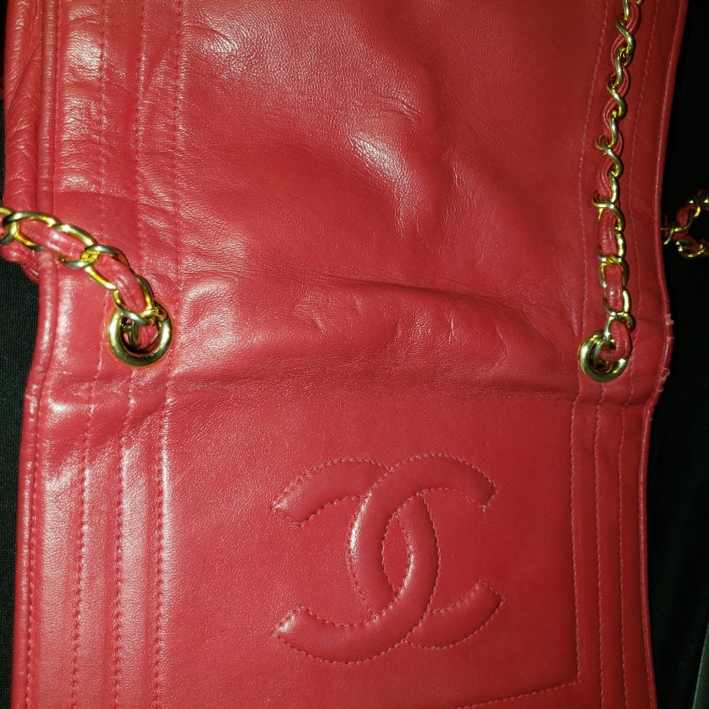 Sold in Consignment!! Chanel Vintage Red - Picture 8 of 8